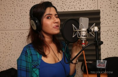 Kichu Na Bola Kotha, Pujarini Sings Rabindra Sangeet